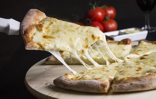 Quattro formaggi pizza